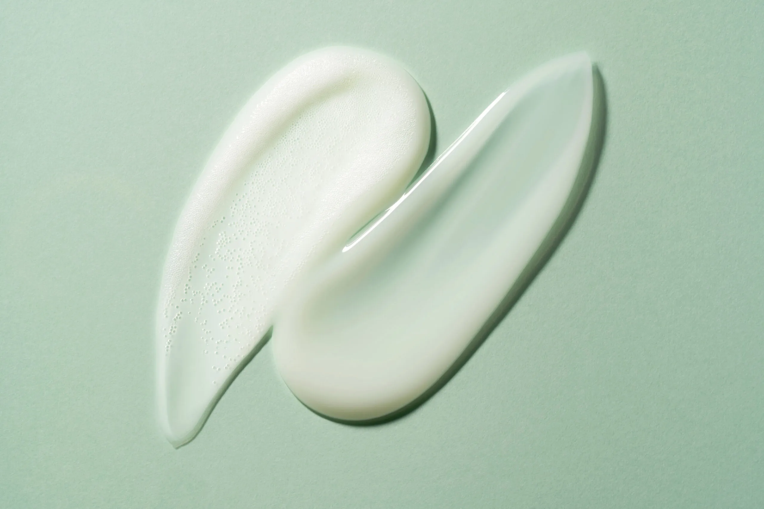 spicule-pore-solution-serum_moodcut_4