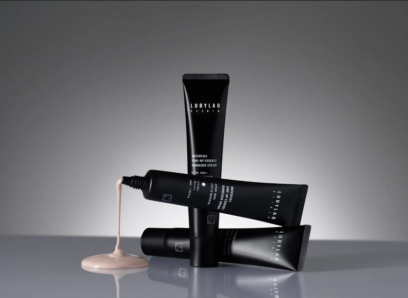 Сонцезахисний крем-есенція - LUBYLAB Waterful Tone-up Essence Sunblock Cream 40 мл